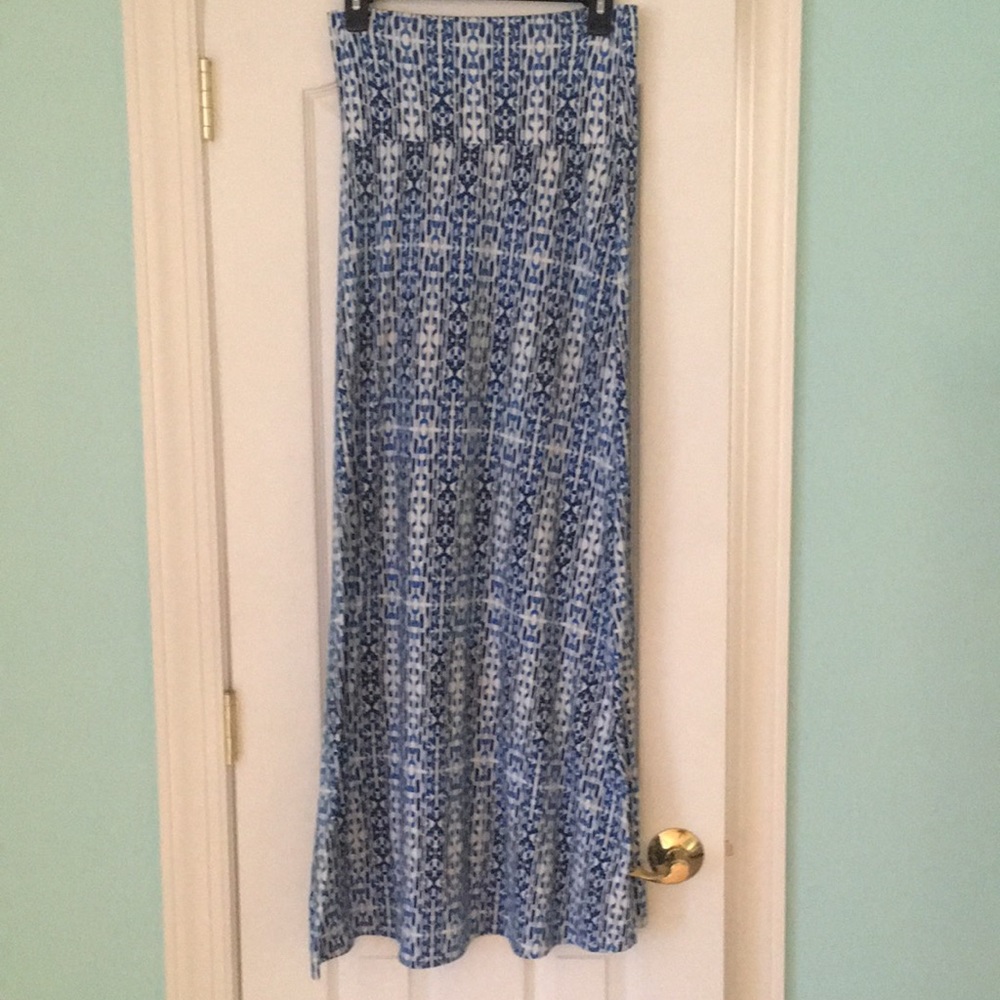 Blue & White Pattern Lily Rose Maxi Skirt